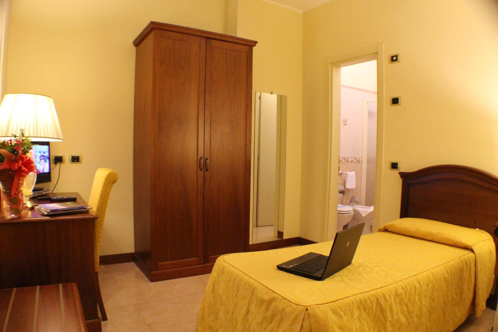 Certosa Hotel Milan Exterior photo