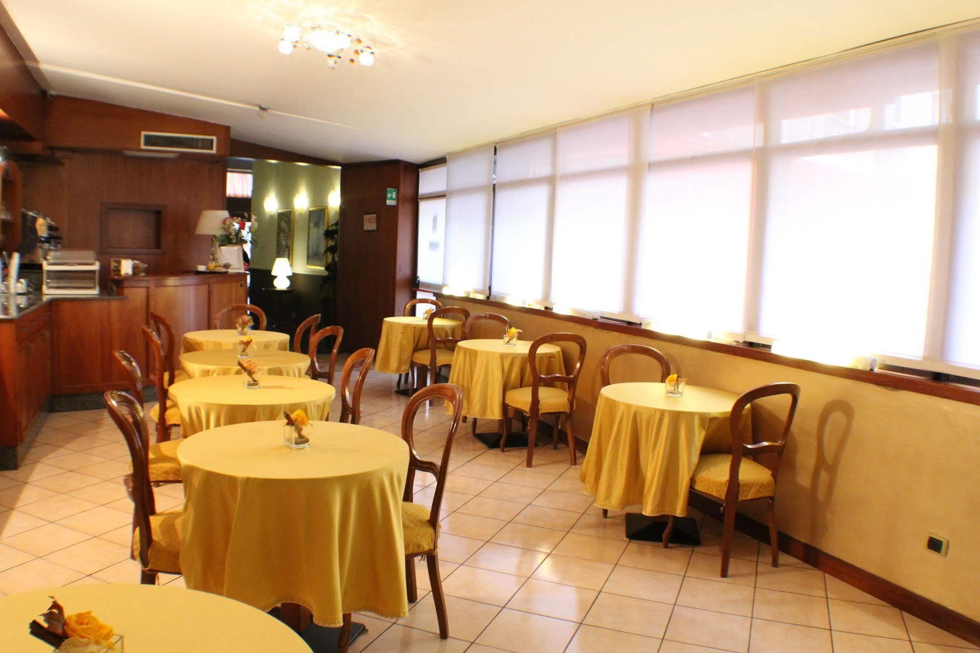 Certosa Hotel Milan Exterior photo